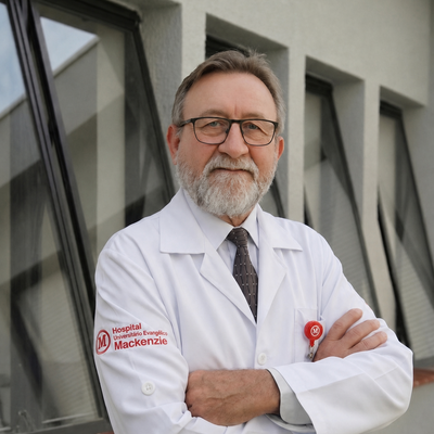 Dr. Marcos Seefeld