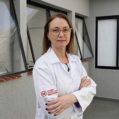 Dra. Carla Regina Batiuk Schamne