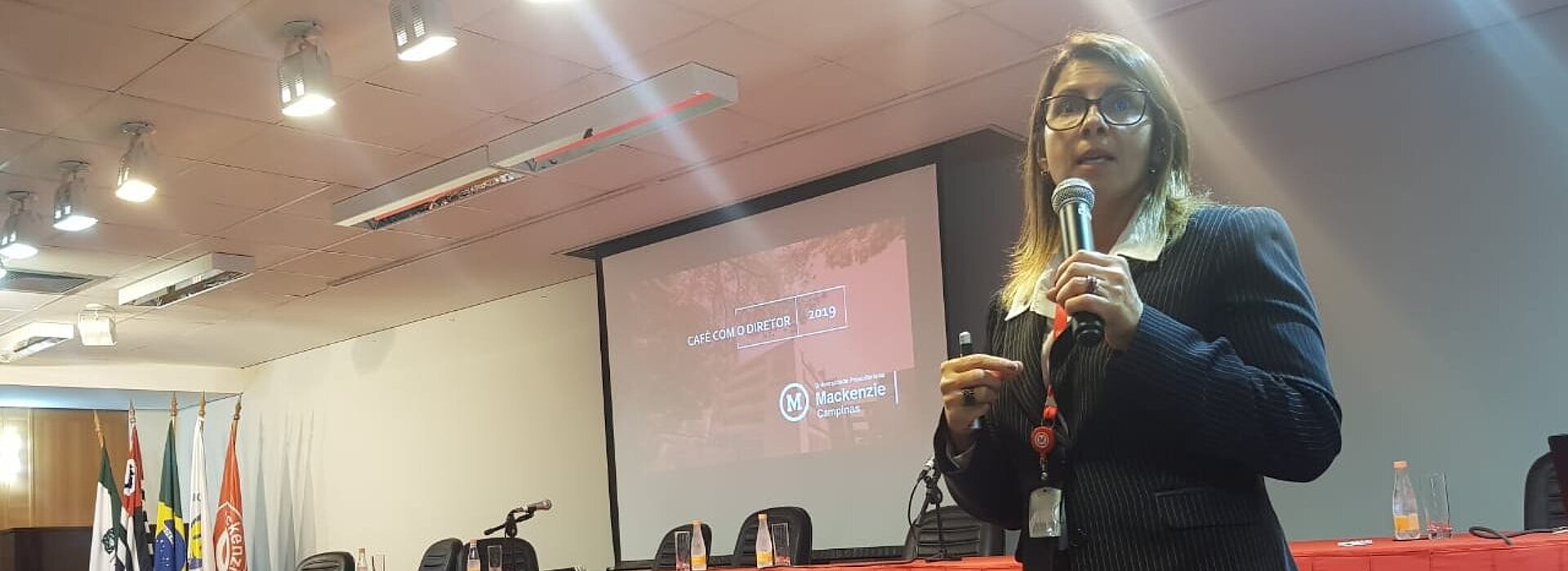 Márcia Braz, professora convidada para palestrar durante o evento.